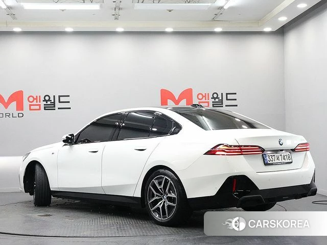 BMW 5 Series (G60) id 3953105 из Кореи 14