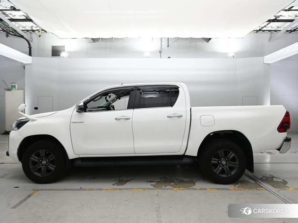 Toyota Hilux 2022 из Японии, фото 4