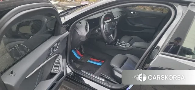 BMW 1 Series (F40) 2024 Черный из Кореи, фото 4