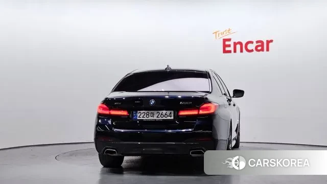 BMW 5 Series (G30) id 3472372 из Кореи 14