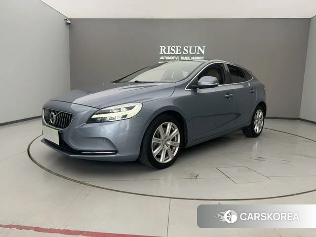Volvo V40 2019 Синий из Китая, фото 4