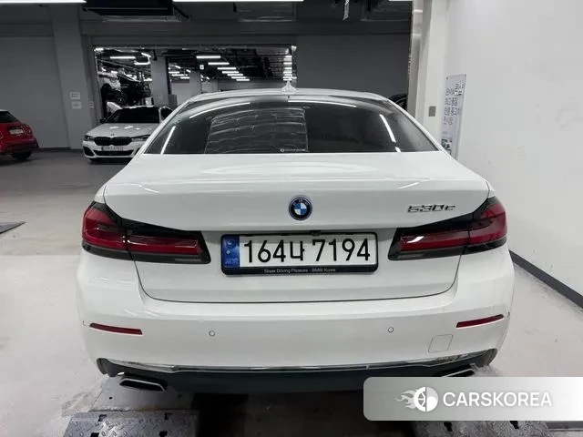 BMW 5 Series (G30) 2022 Белый из Кореи, фото 4