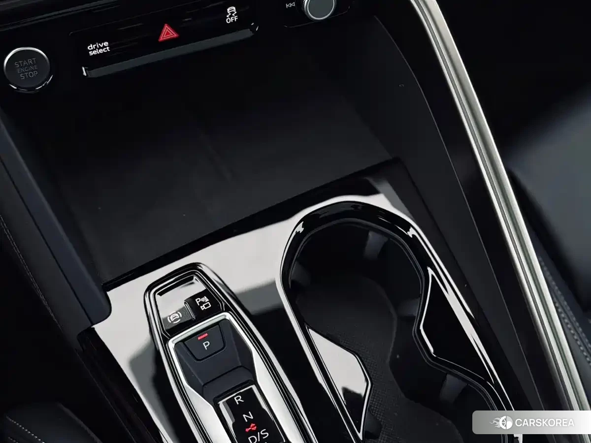Audi Q5L id 4685948 из Китая 17