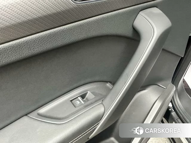 Audi Q5L id 4238161 из Китая 30