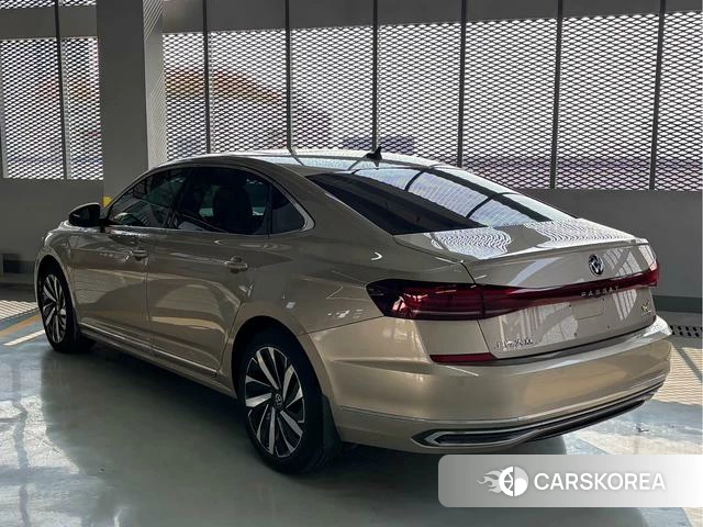 Volkswagen Passat id 4241989 из Китая 7