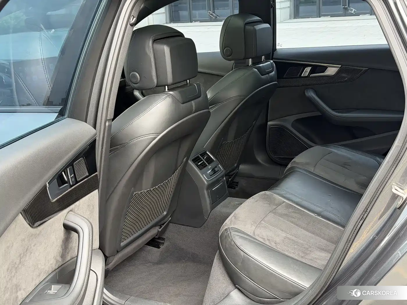 Audi A4L 2024 Silver/gray из Китая, фото 4