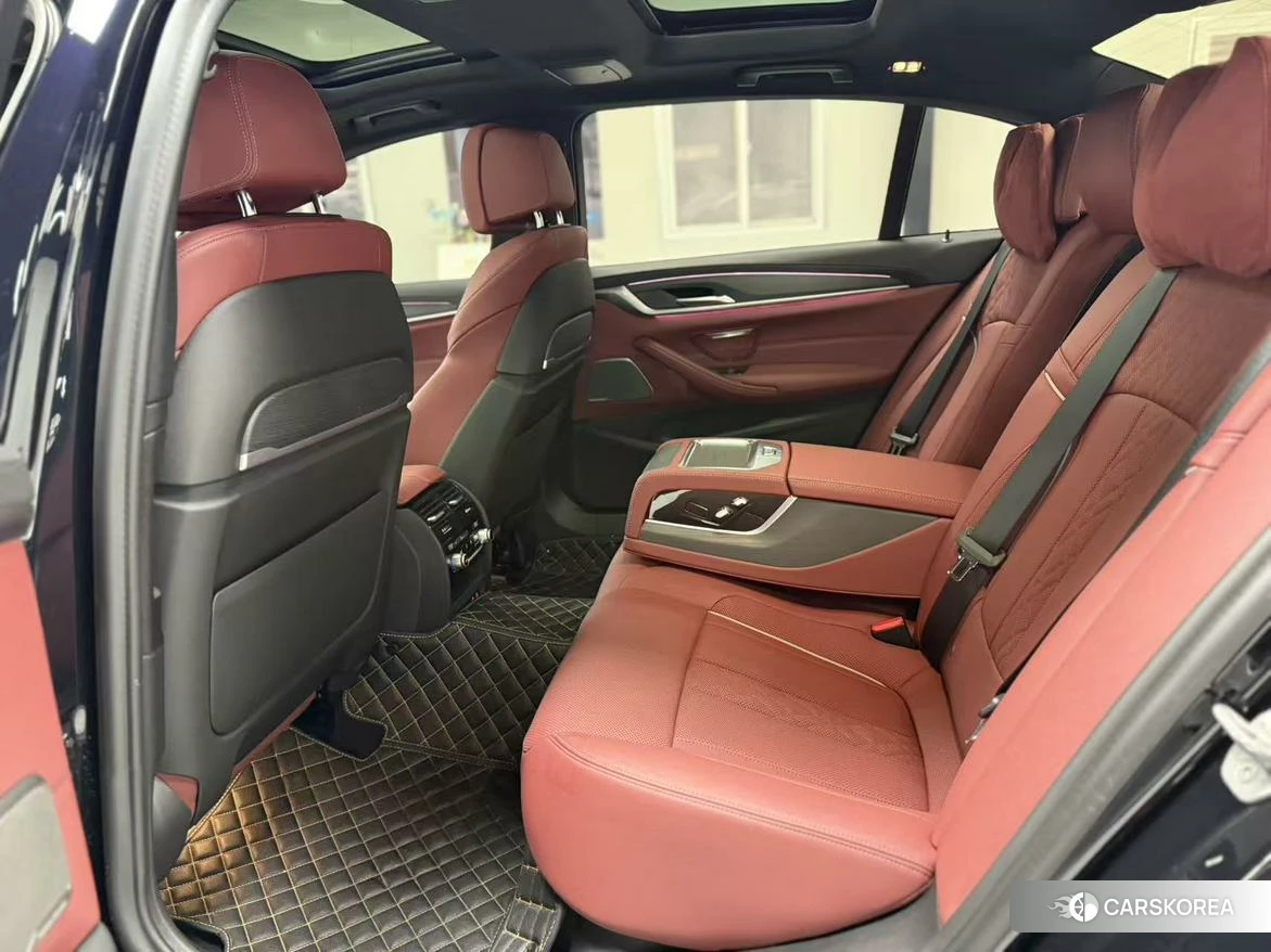 BMW 5 series 2023 Черный из Китая, фото 4
