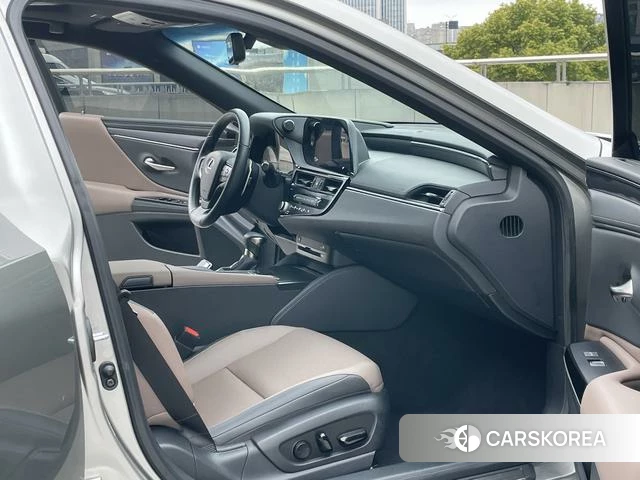 Lexus ES id 4261240 из Китая 9