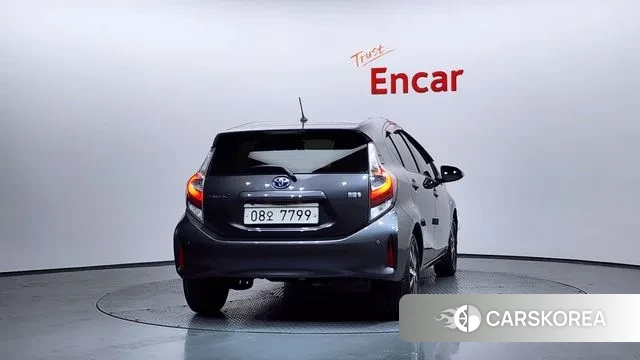 Toyota Prius C id 3766739 из Кореи 14