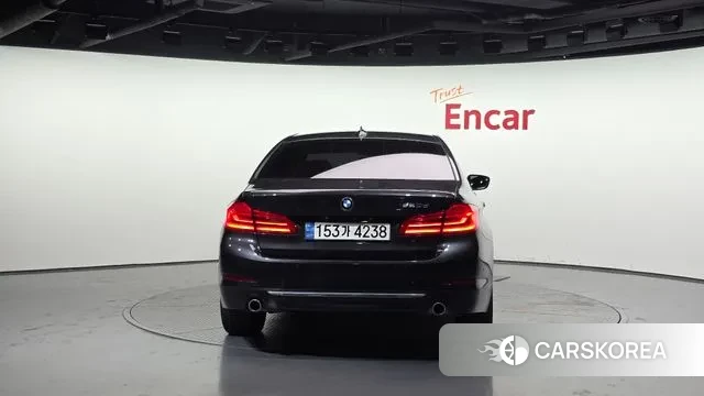 BMW 5 Series (G30) id 3335944 из Кореи 14