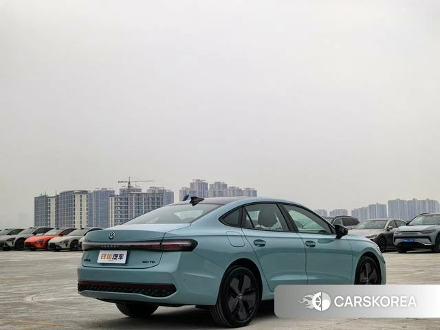 Volkswagen Passat id 3920442 из Китая 11