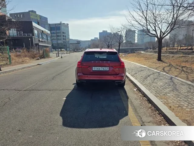 Volvo V60 Cross-Country 2nd Generation id 3695537 из Кореи 14