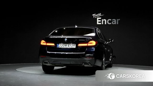 BMW 5 Series (G30) id 3832227 из Кореи 14