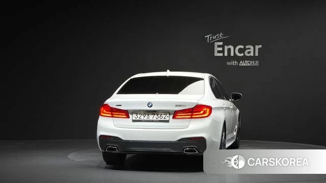 BMW 5 Series (G30) id 3844346 из Кореи 14