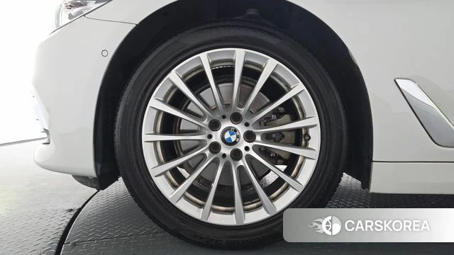 BMW 5 Series (G30) id 4416753 из Кореи 26