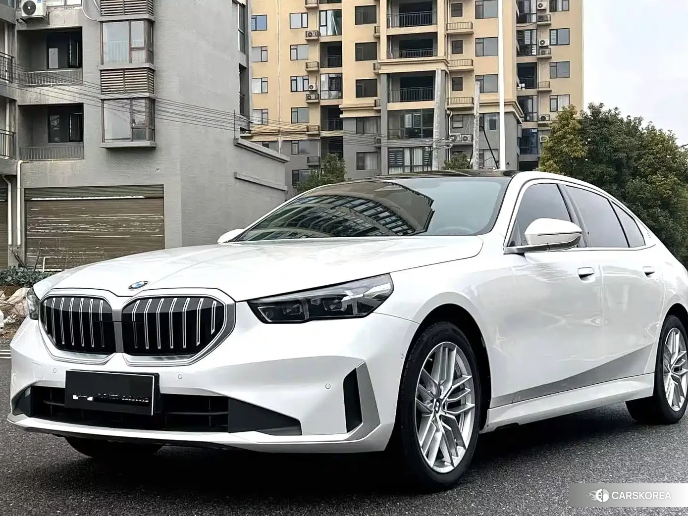 BMW 5 series 2025 Белый из Китая, фото 4