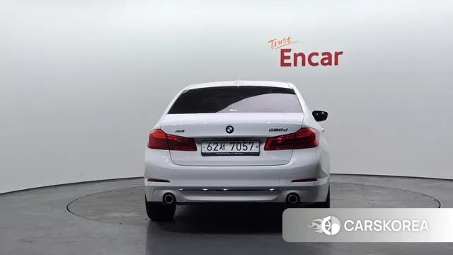 BMW 5 Series (G30) id 3754625 из Кореи 14