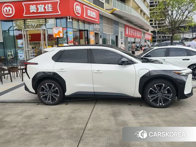 Toyota FAW bZ4X 2023 Белый из Китая, фото 5