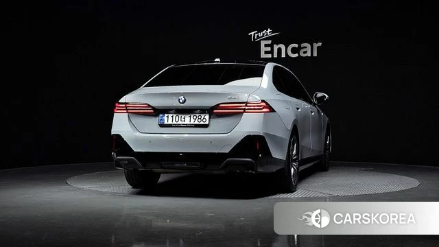 BMW 5 Series (G60) id 3838018 из Кореи 14