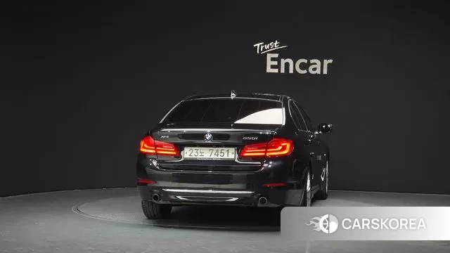 BMW 5 Series (G30) id 3235943 из Кореи 14