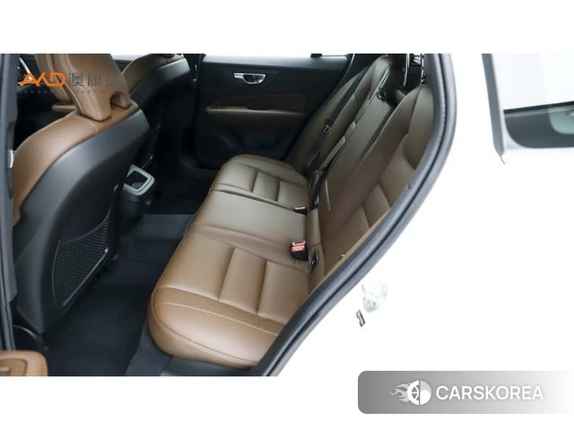 Volvo V60 2024 Белый из Китая, фото 4