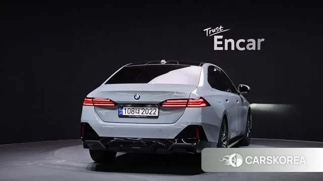 BMW 5 Series (G60) id 3371985 из Кореи 14