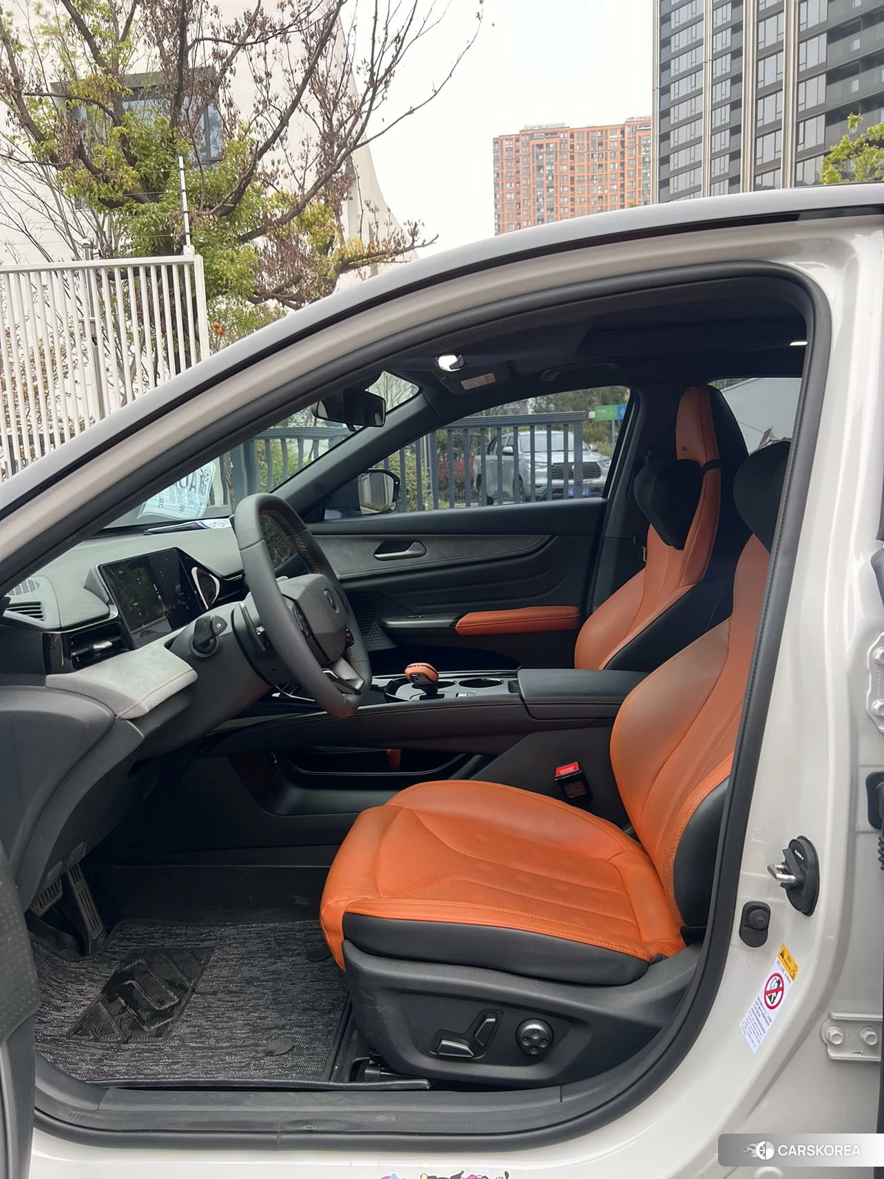 Chang'an UNI-V 2025 Белый из Китая, фото 4