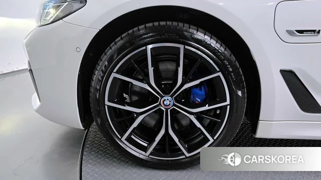 BMW 5 Series (G30) id 4292488 из Кореи 26