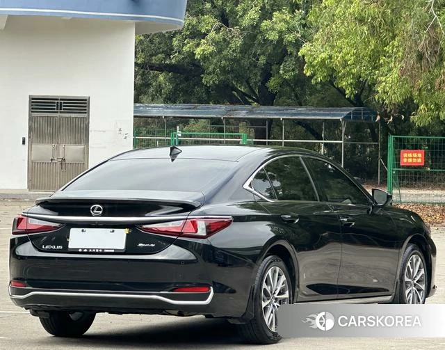 Lexus ES id 4277537 из Китая 12