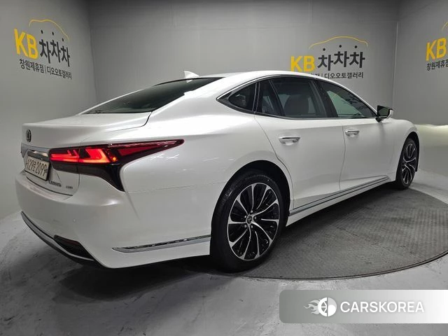 Lexus LS500h 5th generation id 4640942 из Кореи 14
