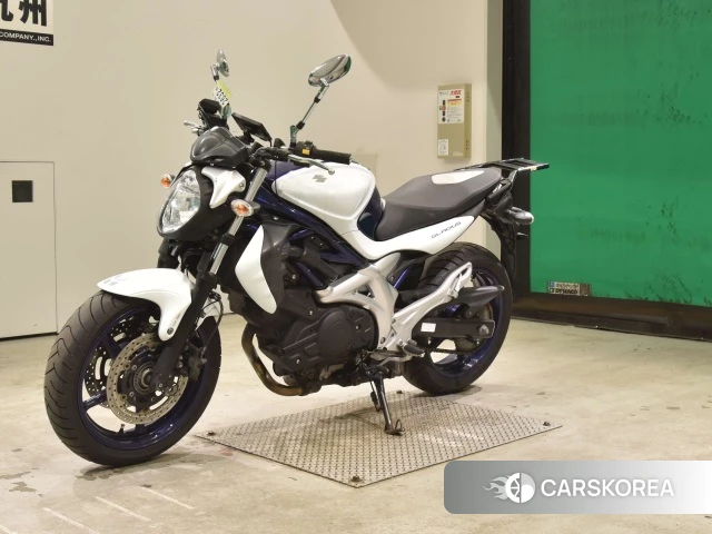 Проданный Suzuki GLADIUS 400 2010 из Японии, фото 2