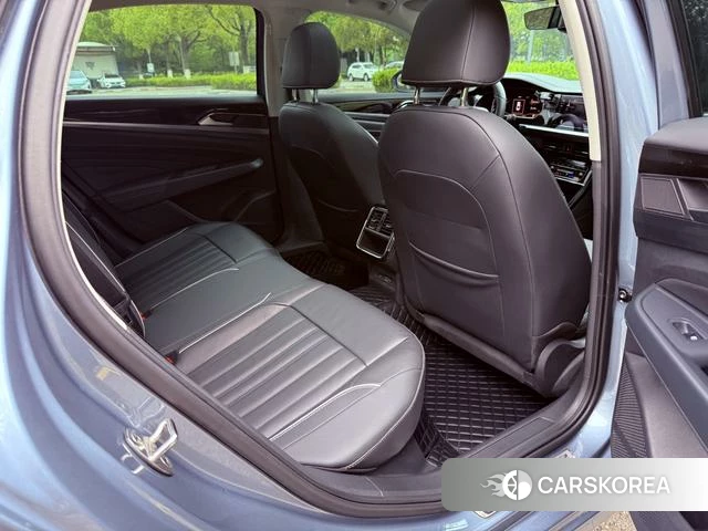 Volkswagen Passat id 4209843 из Китая 10