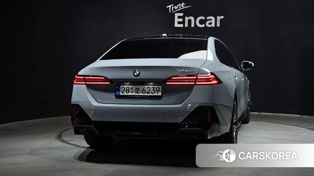 BMW 5 Series (G60) id 4185665 из Кореи 26