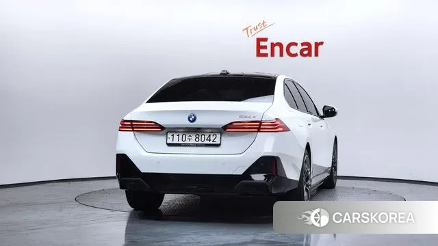 BMW 5 Series (G60) id 3750947 из Кореи 14