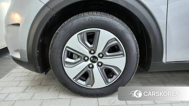 Kia Niro id 3820995 из Кореи 14