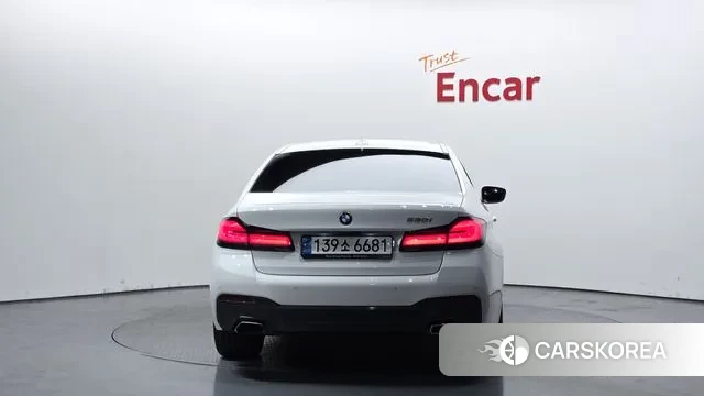 BMW 5 Series (G30) id 3572588 из Кореи 14