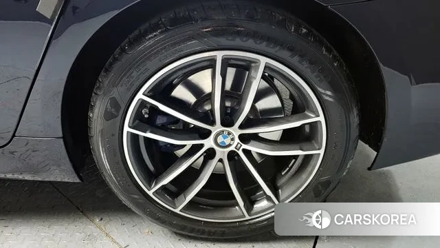 BMW 5 Series (G30) id 3606262 из Кореи 14