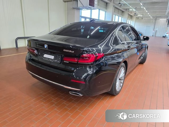 BMW 5 Series (G30) 2023 Черный из Кореи, фото 4