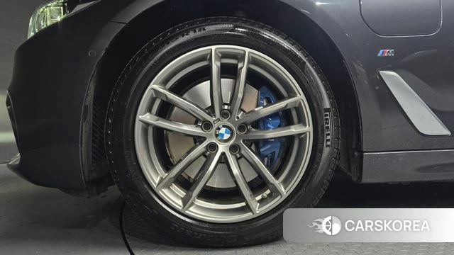 BMW 5 Series (G30) id 4397182 из Кореи 24