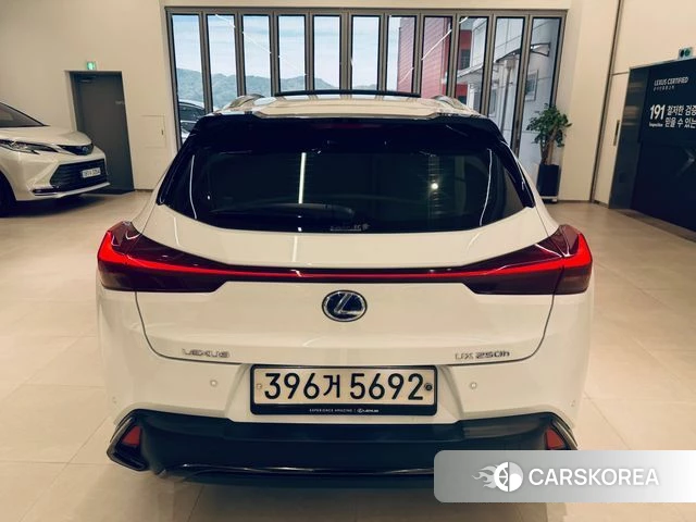 Lexus UX250h id 3924156 из Кореи 10