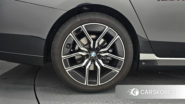 BMW 7 Series (G70) id 4635022 из Кореи 25