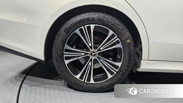 Mercedes-Benz E-Class W214 id 4554451 из Кореи 31