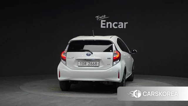 Toyota Prius C id 4232749 из Кореи 26