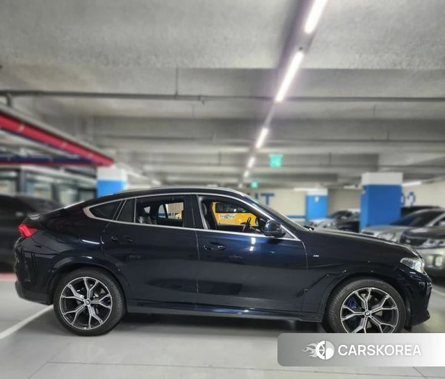 BMW X6 (G06) 2023 Черный из Кореи, фото 4