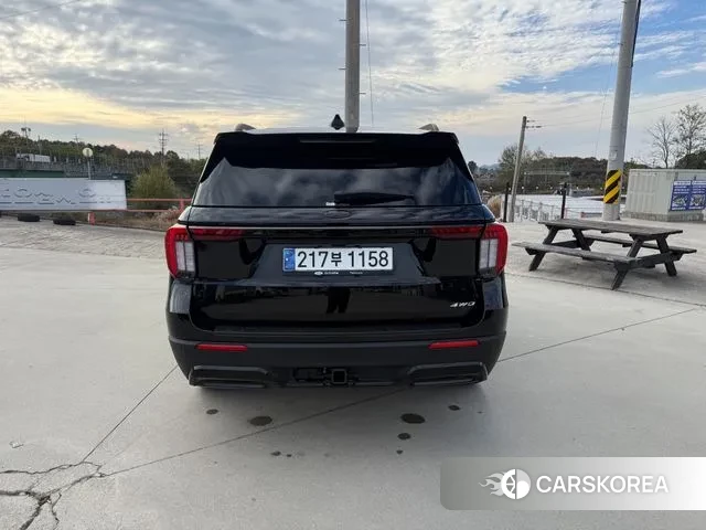 Ford Explorer 6th Generation 2024 Черный из Кореи, фото 4