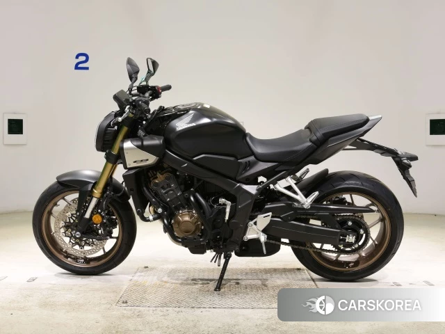 Проданный Honda CB650R E-CLUTCH 2025 из Японии
