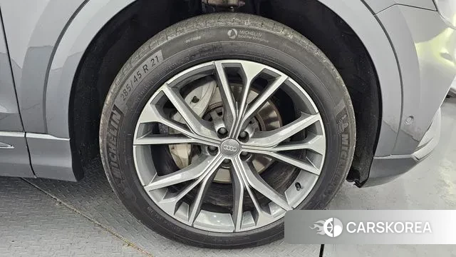 Audi Q8 (4M) id 3771945 из Кореи 14