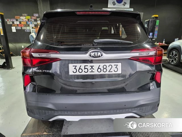 Kia Seltos 2021 Черный из Кореи, фото 6