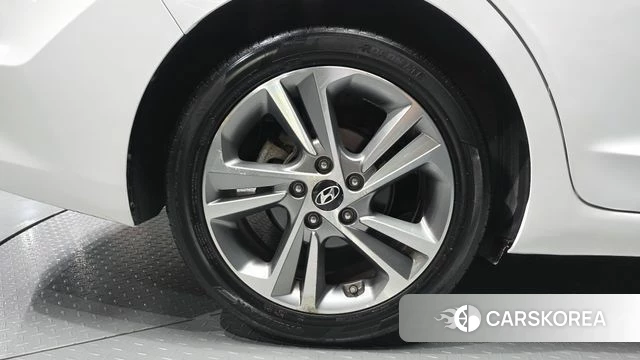 Hyundai Avante AD id 4944243 из Кореи 24