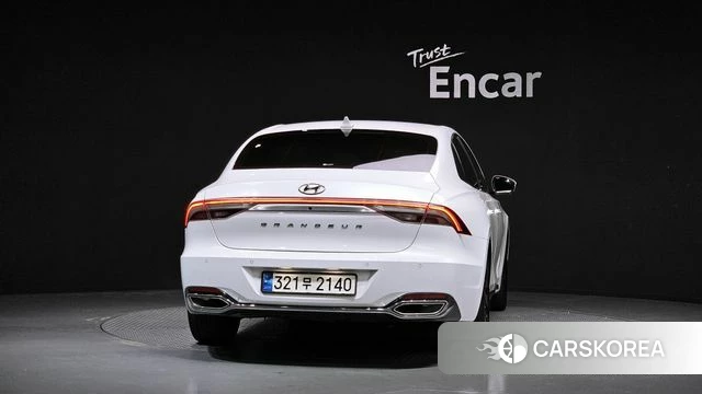 Hyundai The New Grandeur IG Hybrid id 4429046 из Кореи 27